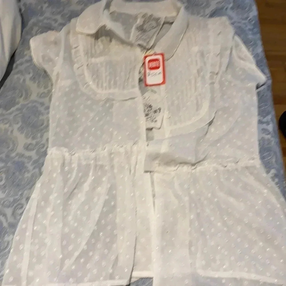 Sheer‎  top